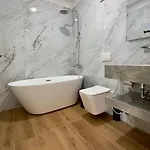 Cayo Exclusive 4* Vlorë